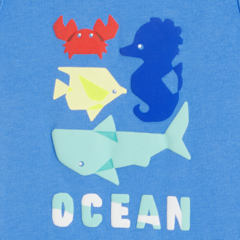 أفرول قصير أزرق للطفل الرضيع وعليه صورة محيط